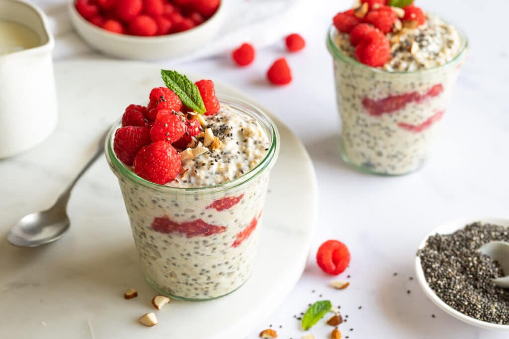 Raspberry Chia Overnight Oats | Lisa's Healthy Kitchen